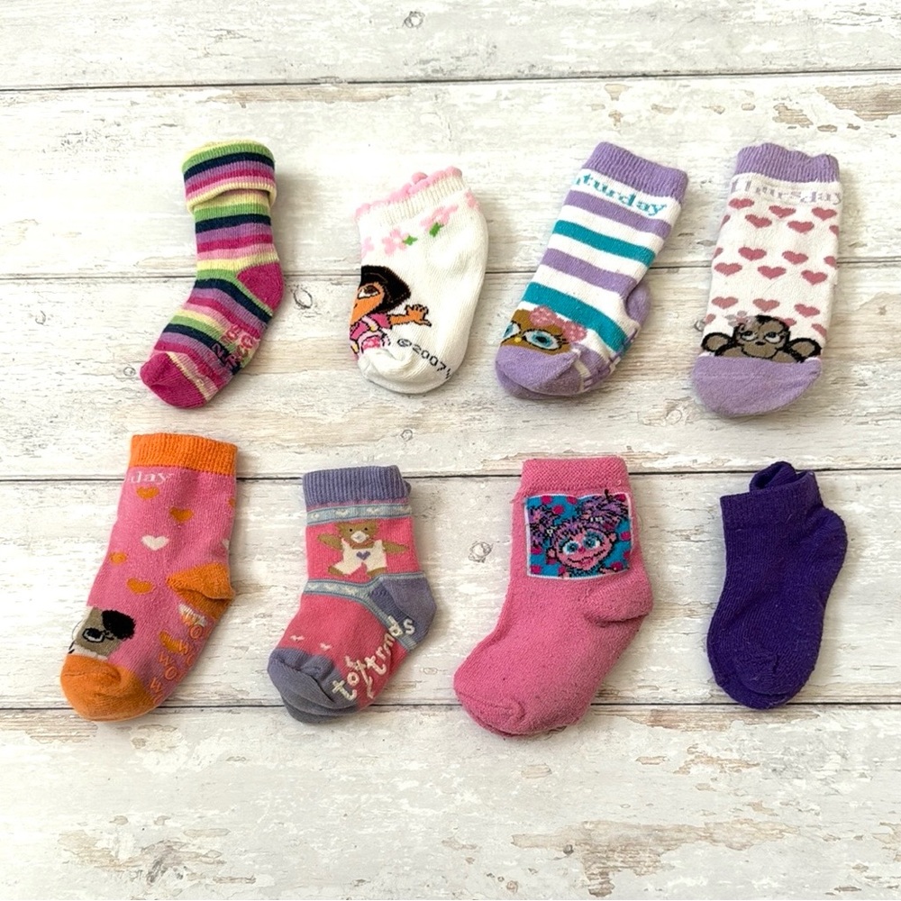 Girls 2T 3T Socks Bundle Lot 8 Pair Characters Abby Sesame Street Dora Explorer